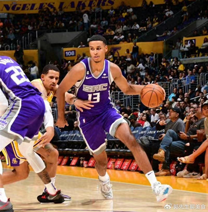 开云体育下载-库里新秀赛季命中166记3分 东契奇168记 爱德华兹171记 前三有谁|斯蒂芬·库里|投篮|首轮|NBA|萨克拉门托国王队_新浪体育_新浪新闻